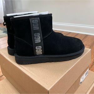 Ugg Classic Mini Side Logo Boots.